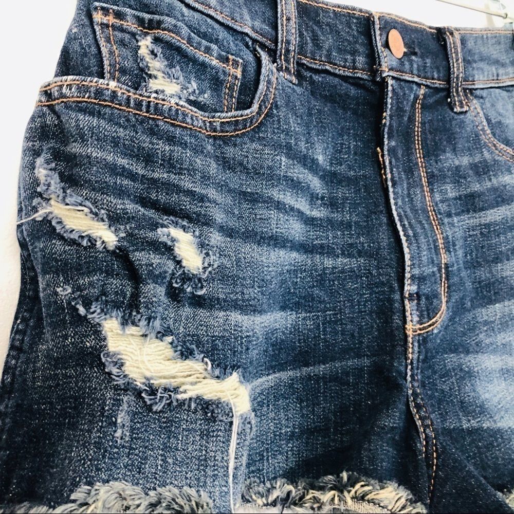 Set of TWO Size 7 Distressed Jean Shorts!! - Picture 5 of 14